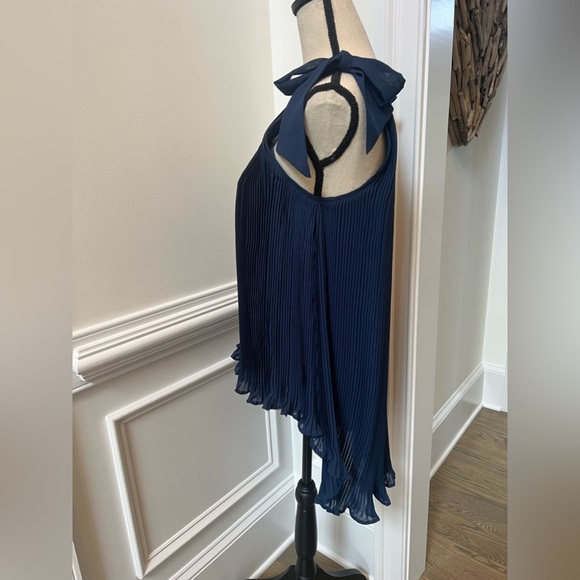 romeo and juliette couture bow pleated top - Picture 3 of 7